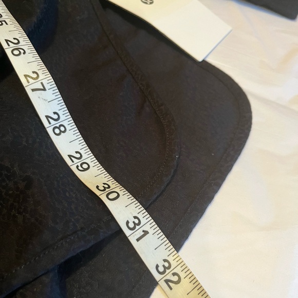 NWT Lululemon Jacquard relaxed fit black shirt size 4 - Picture 11 of 11